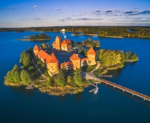 Repúblicas Bálticas: Letonia, Estonia, Lituania. 